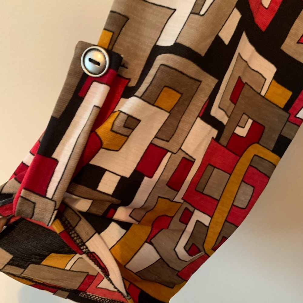 Scarlett Multicolor Geometric V-Neck Blouse - Picture 5 of 7
